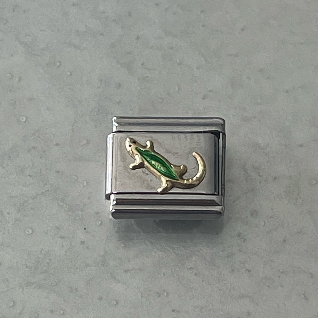 Nwot. Zoppini Alligator Charm Stainless Steel And Gold